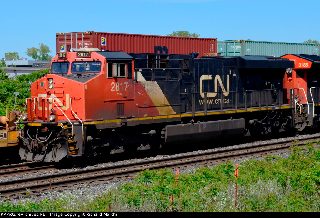 CN 2817